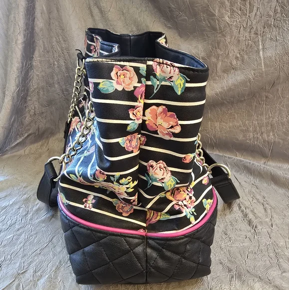 BETSEY JOHNSON PURSE - Picture 8 of 15